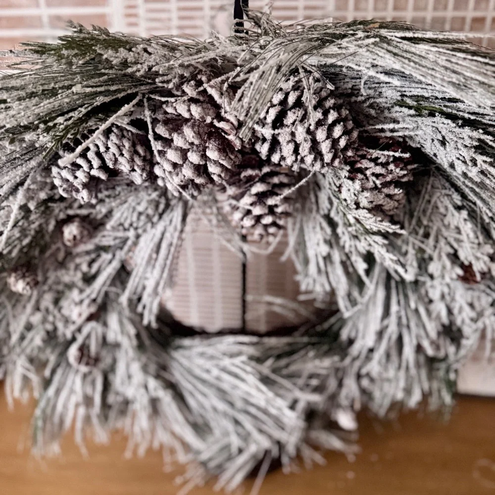 NWT Von Maur Elegant Frosted Pinecone Holiday Wreath